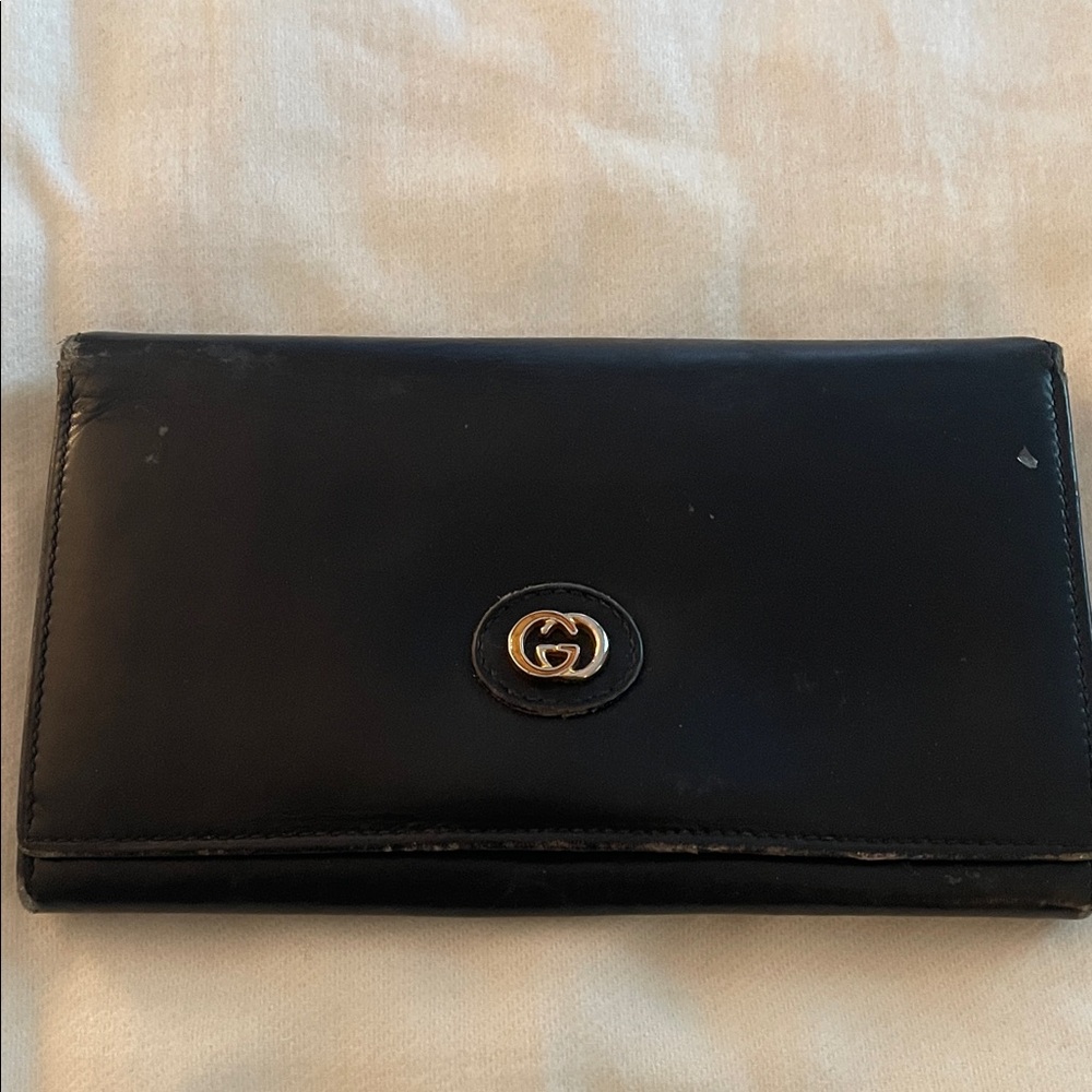 Gucci Black Leather wallet with Gold LogoTrifold  with clasp